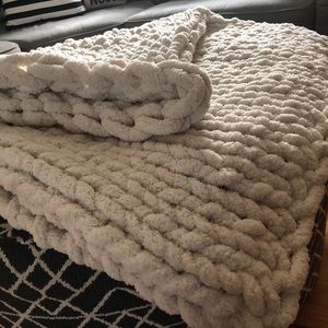 Large Chunky Knit Blanket